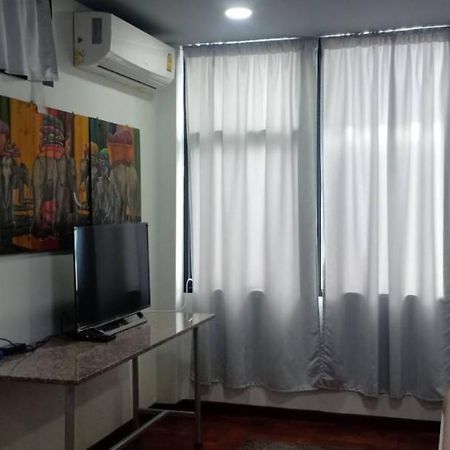 Sriyanar Place Банкок Екстериор снимка