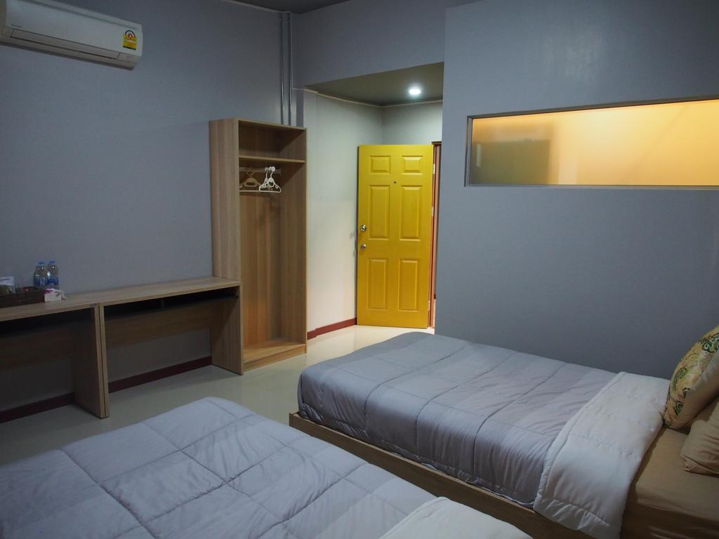 Sriyanar Place Банкок Екстериор снимка